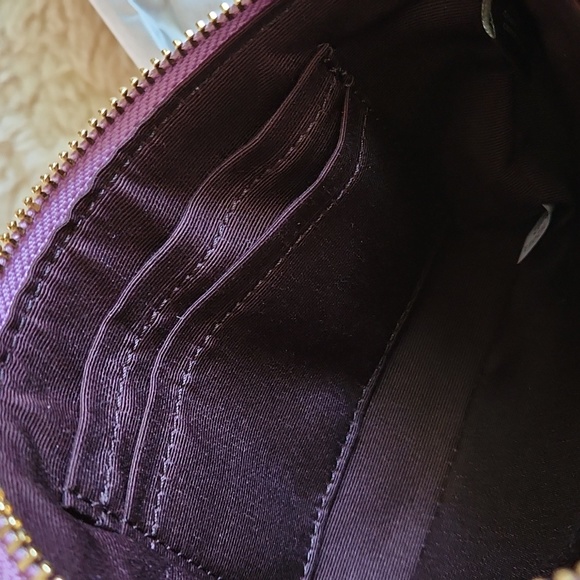 Gorgeous NWT Coach Lilac Berry Leather Corner Zip Wristlet 🩷💜 - Picture 10 of 13